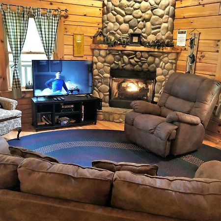 Bear Pleasures Cabin Vila Gatlinburg Exterior foto